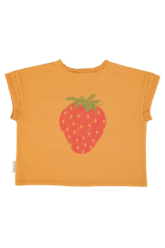 T-shirt | camel w/ strawberry print